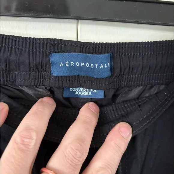 Men's Aeropostale Black Cargo Convertible Pants - Picture 3 of 5